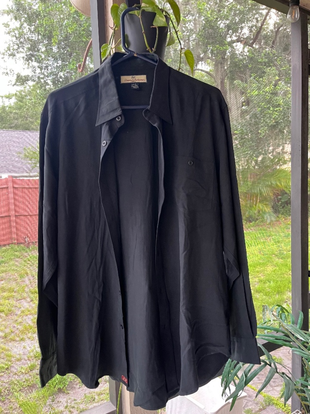 Tommy Bahamas man’s black shirt 100% silk size L
